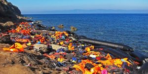 Göçmen teknesi Manş Denizi’nde battı, altı kişi öldü