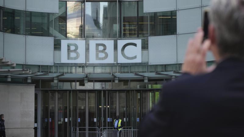 BBC, İngiltere’deki Filistin’e destek gösterileri konusunda kamuoyunu yanılttığını kabul etti
