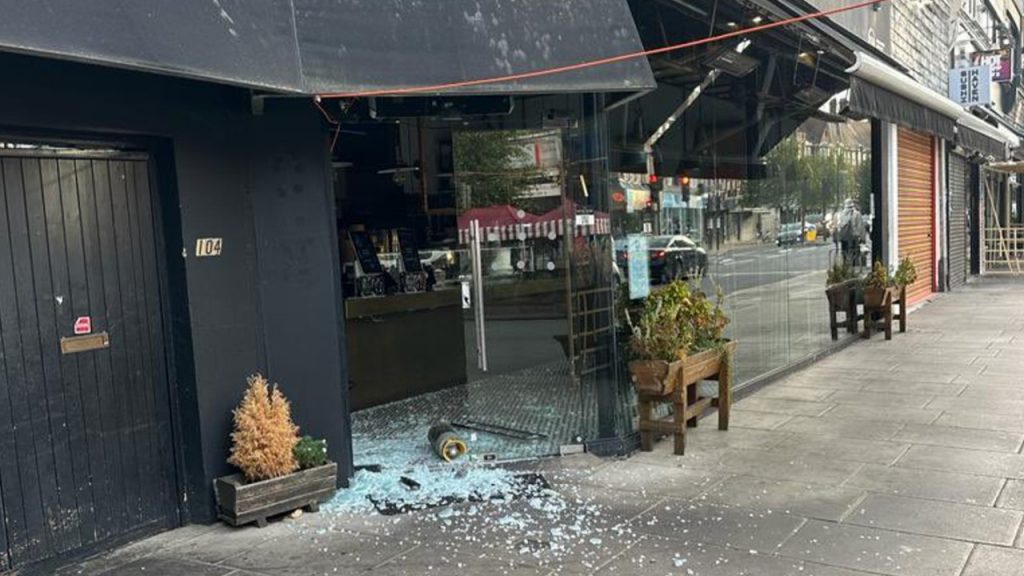 Londra’da Yahudi restoranına saldırı