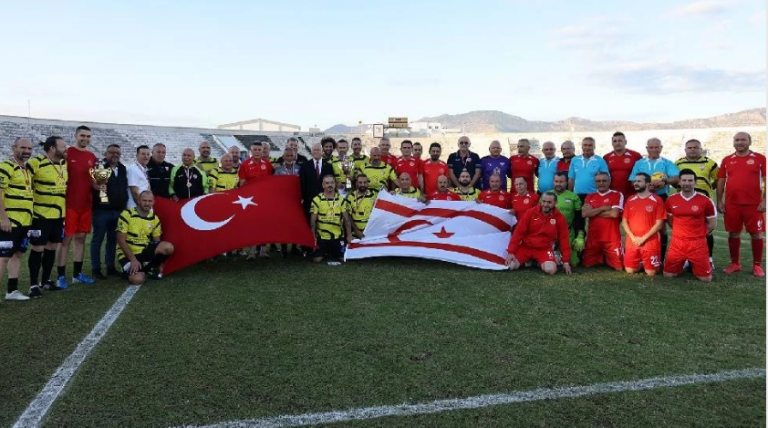 KKTC Meclis Takımı ile Londra Türk Masterları maç yaptı