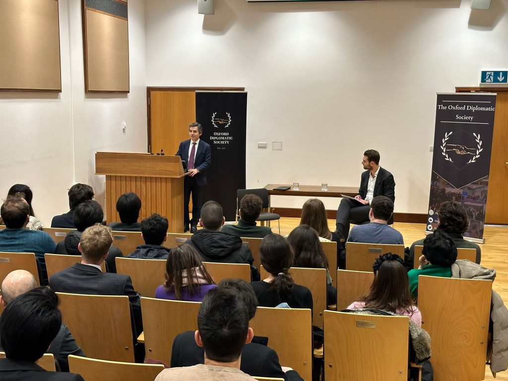 Türkiye’nin Londra Büyükelçisi, Oxford öğrencileriyle diplomasi ve dış politika üzerine konuştu