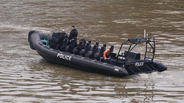 Clapham şüphelisi Abdul Ezedi aramasında Thames Nehri’nde ceset bulundu