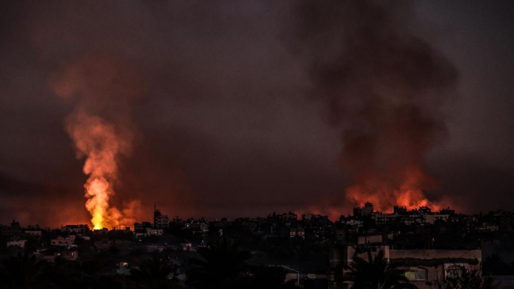 İsrail, Gazze’de yardım tırlarını bekleyenleri hedef aldı: 10 kişi öldü