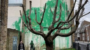 Banksy, Londra sokaklarında yeni bir sanat eseriyle ortaya çıktı