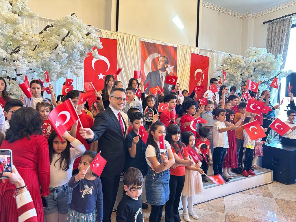 Kuzey Batı Türk Toplumu Derneği’nden 23 Nisan Çocuk Bayramı coşkusu