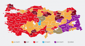 CHP 35, AK Parti 24 ilde belediye başkanlığını kazandı