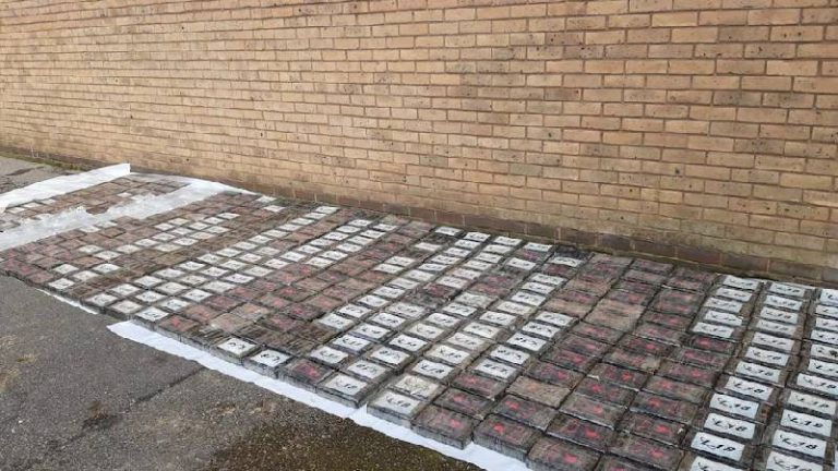 İngiltere’de bir otoparkta 500 kilogramlık kokain ele geçirildi