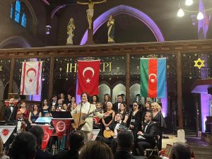İngiltere’de Türk sanat müziği koroları, Cumhuriyetin 100. Yılına özel muhteşem konser verdi
