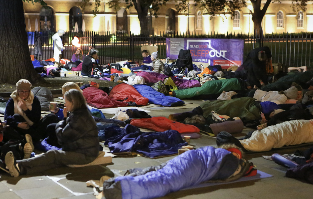 Londra’da evsizlikle mücadele için hayati fonlar toplanacak: 12. Geleneksel Sleep Out etkinliği