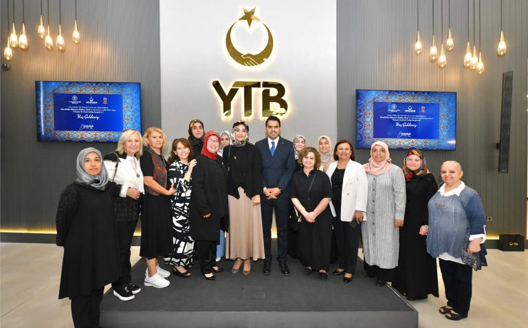 YTB, Fırçanın Bereketi Tezhip sergisine ev sahipliği yapıyor