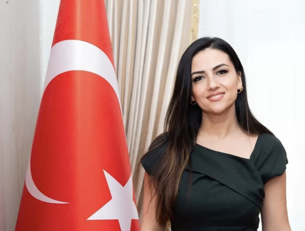 Dilek Livaneli Birleşik Krallık küresel yaşam boyu başarı ödülünü aldı