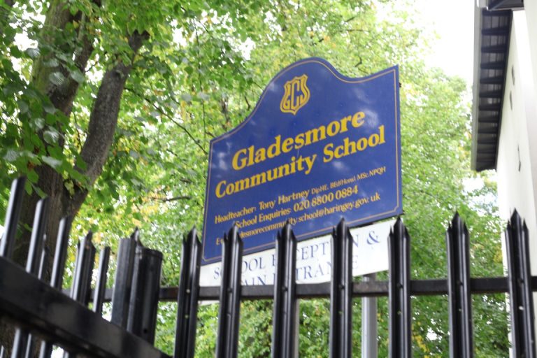 Tottenham’da Gladesmore Community School’dan örnek başarı